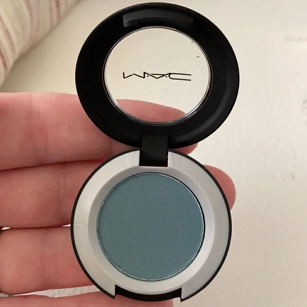 Mac Powder Kiss Soft Matte Eye Shadow Good Jeans